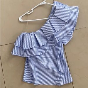 One shoulder top